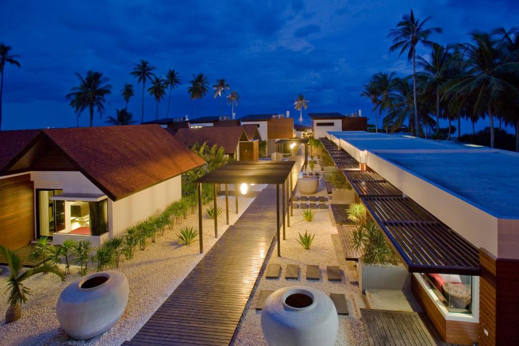 PHUKET KHAO LAK KOH YAO NOI KRABI 28 NIGHTS FROM £1,849PP £49PP DEPOSIT 4 TOP-RATED RESORTS • FLIGHTS • TRANSFERS • BAGGAGE INCLUDED