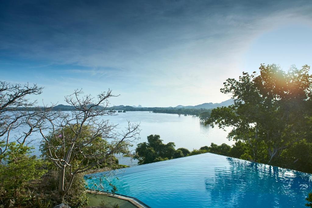 “The Ultimate Tropical Twin Centre Escape: Maldives & Srilanka in 09 Nights.” w/flightsand transfers.