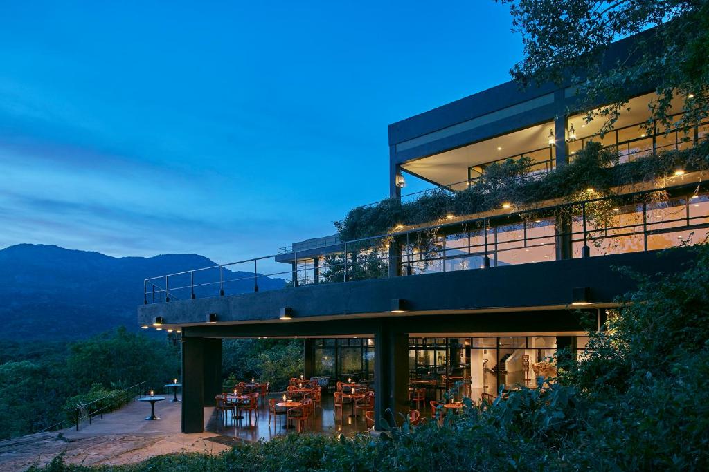 “The Ultimate Tropical Twin Centre Escape: Maldives & Srilanka in 09 Nights.” w/flightsand transfers.