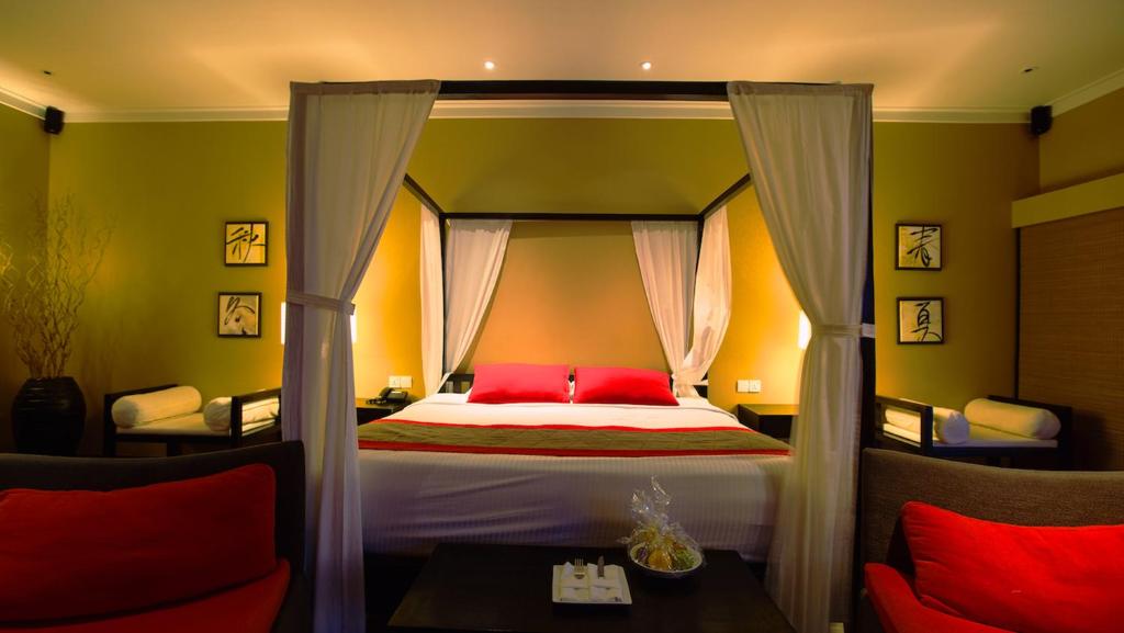 Dream Maldives Getaway: 7 Nights Adaaran Select Hudhuranfushi All Inclusive Premium Combined Return Speedboat Transfer included Price starting from £1,599pp