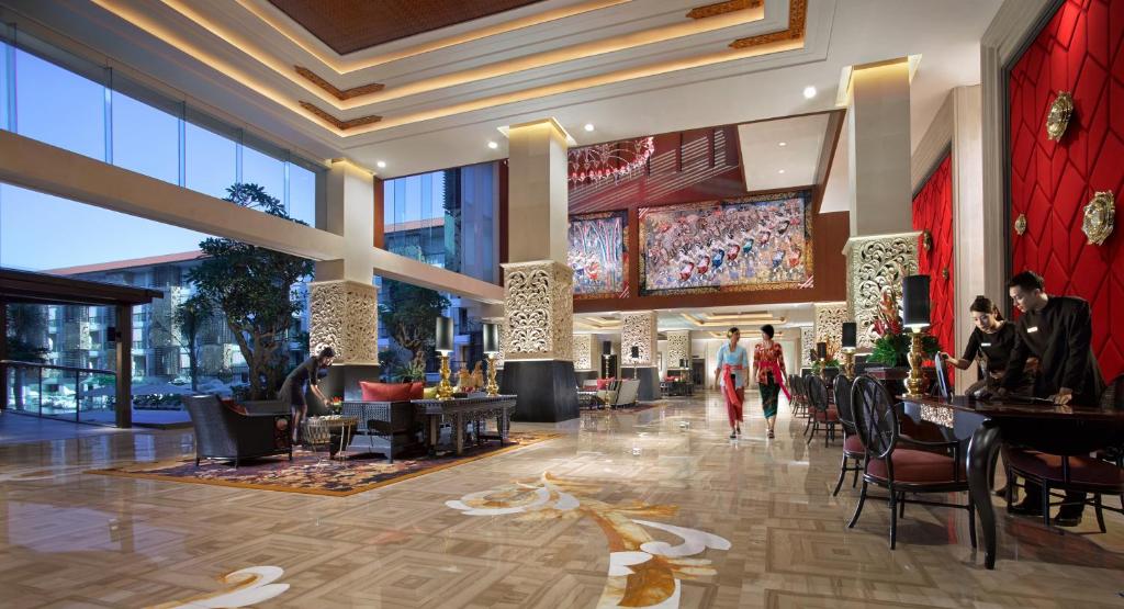 10 Nights Holiday at Trans Resort Bali & Atlantis the Palm with Breakfast