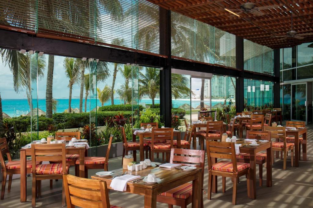 “Double Delight: 10 Nights in Las Vegas & Cancun – A Perfect Fusion of Entertainment and Tropical Paradise” Starting fr. £1999 PP