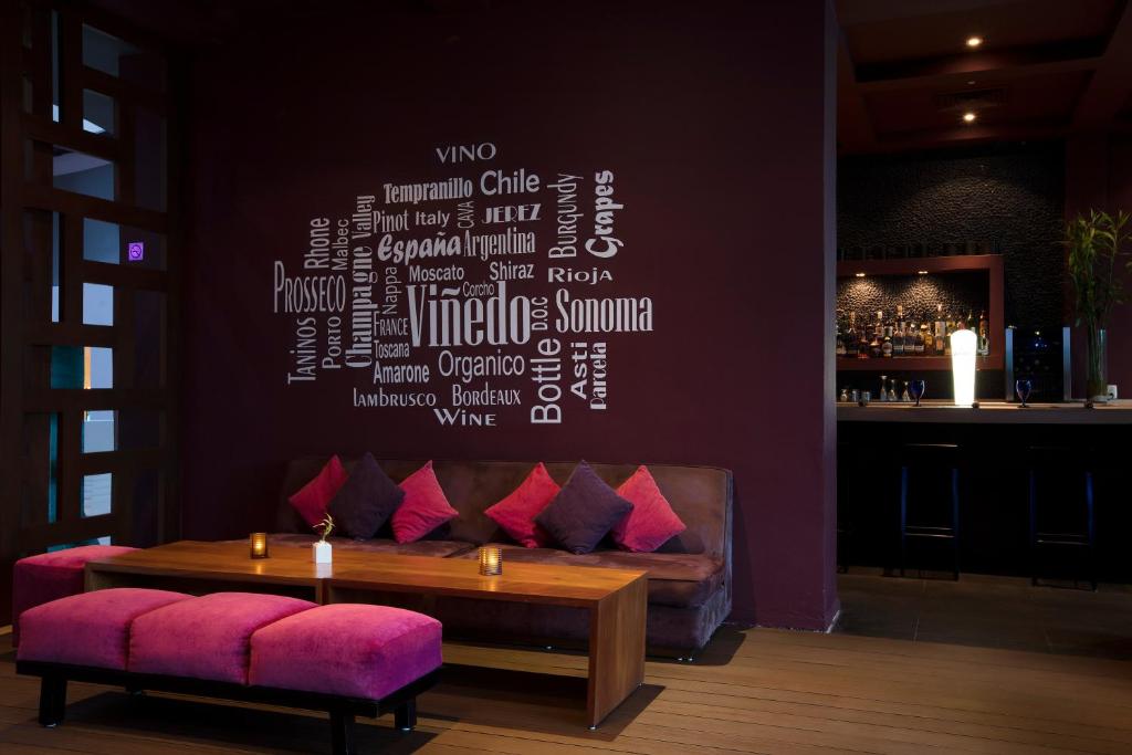 “Double Delight: 10 Nights in Las Vegas & Cancun – A Perfect Fusion of Entertainment and Tropical Paradise” Starting fr. £1999 PP