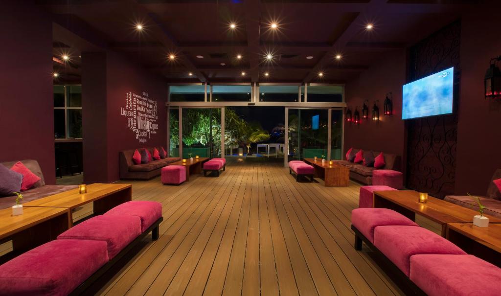 “Double Delight: 10 Nights in Las Vegas & Cancun – A Perfect Fusion of Entertainment and Tropical Paradise” Starting fr. £1999 PP