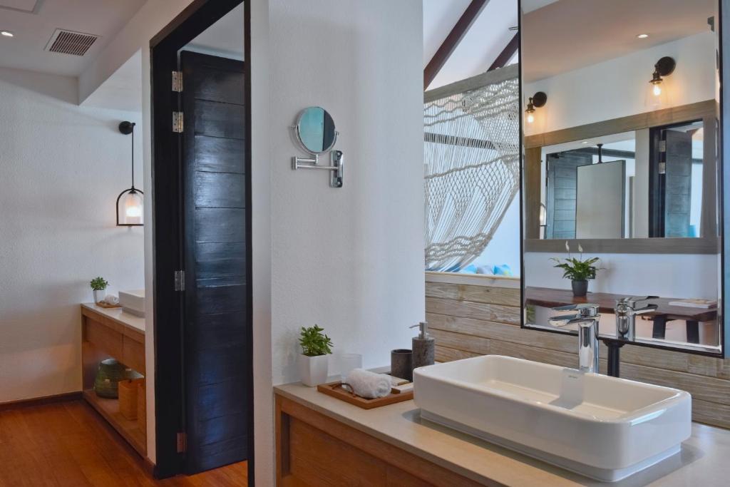 06 Nights Holiday Deal || Grand Park Kodhipparu Maldives