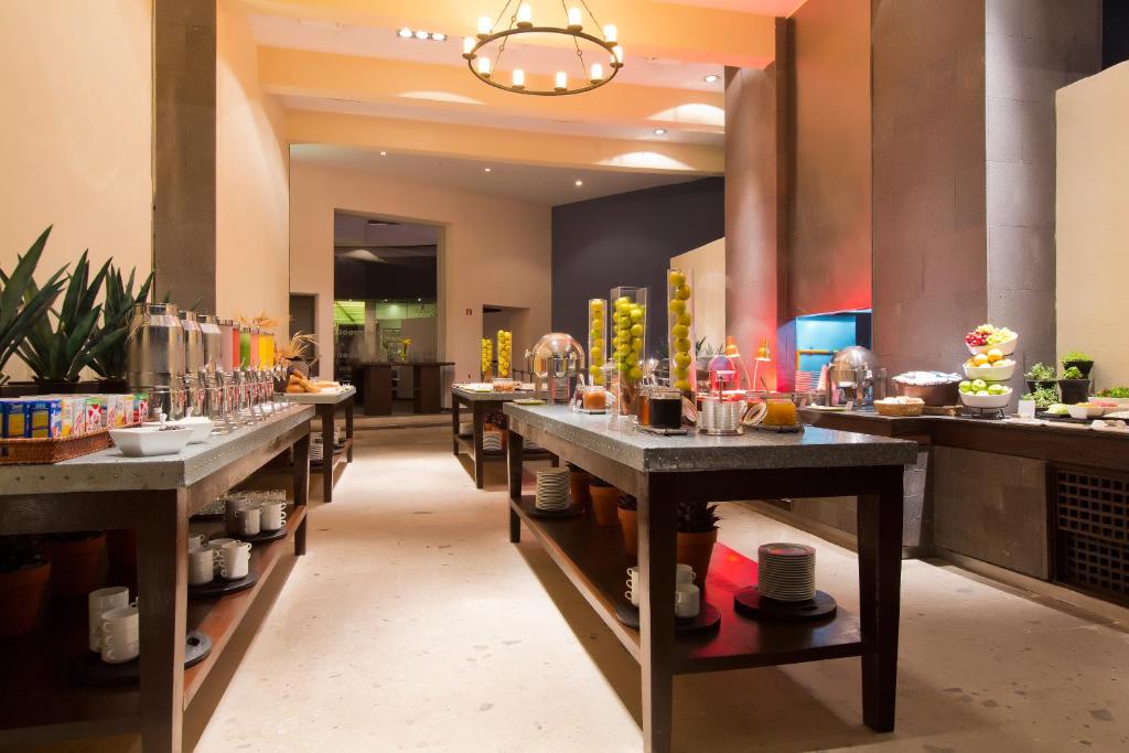 “Double Delight: 10 Nights in Las Vegas & Cancun – A Perfect Fusion of Entertainment and Tropical Paradise” Starting fr. £1999 PP