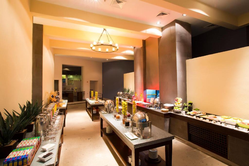 “Double Delight: 10 Nights in Las Vegas & Cancun – A Perfect Fusion of Entertainment and Tropical Paradise” Starting fr. £1999 PP