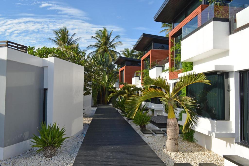 PHUKET KHAO LAK KOH YAO NOI KRABI 28 NIGHTS FROM £1,849PP £49PP DEPOSIT 4 TOP-RATED RESORTS • FLIGHTS • TRANSFERS • BAGGAGE INCLUDED