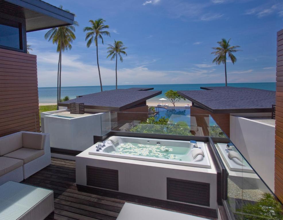 PHUKET KHAO LAK KOH YAO NOI KRABI 28 NIGHTS FROM £1,849PP £49PP DEPOSIT 4 TOP-RATED RESORTS • FLIGHTS • TRANSFERS • BAGGAGE INCLUDED