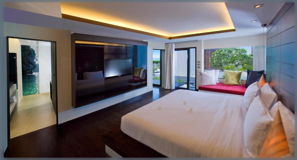 PHUKET KHAO LAK KOH YAO NOI KRABI 28 NIGHTS FROM £1,849PP £49PP DEPOSIT 4 TOP-RATED RESORTS • FLIGHTS • TRANSFERS • BAGGAGE INCLUDED