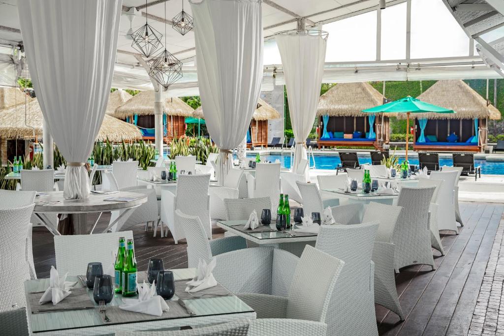 10-Night Luxury City Holiday in Dubai, Singapore, and Bali with Breakfast