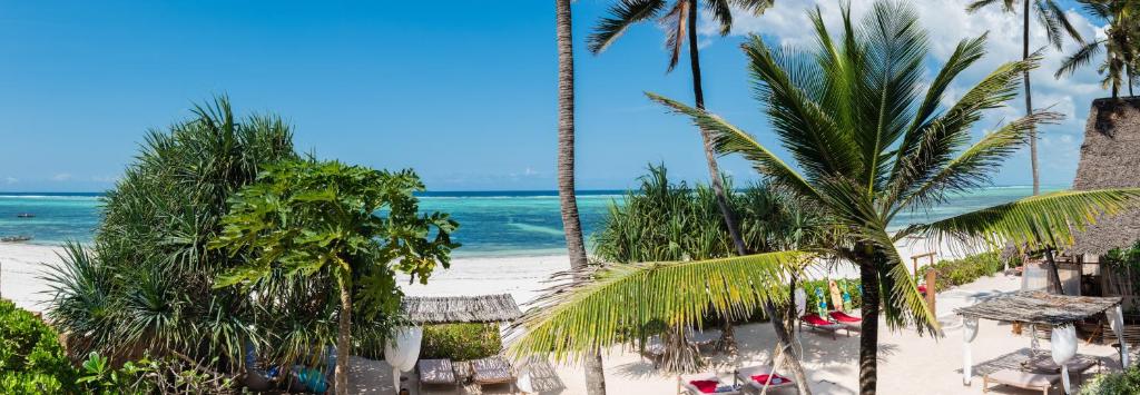 10 Nights From the Dazzling Skylines of Dubai to the Turquoise Shores of Zanzibar Price starting from £1599pp!