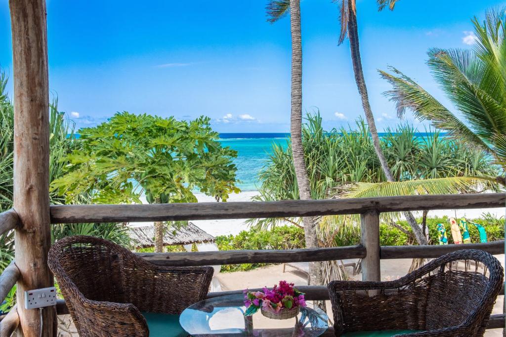 10 Nights From the Dazzling Skylines of Dubai to the Turquoise Shores of Zanzibar Price starting from £1599pp!