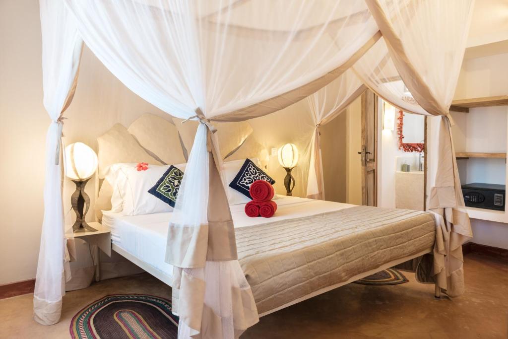 10 Nights From the Dazzling Skylines of Dubai to the Turquoise Shores of Zanzibar Price starting from £1599pp!