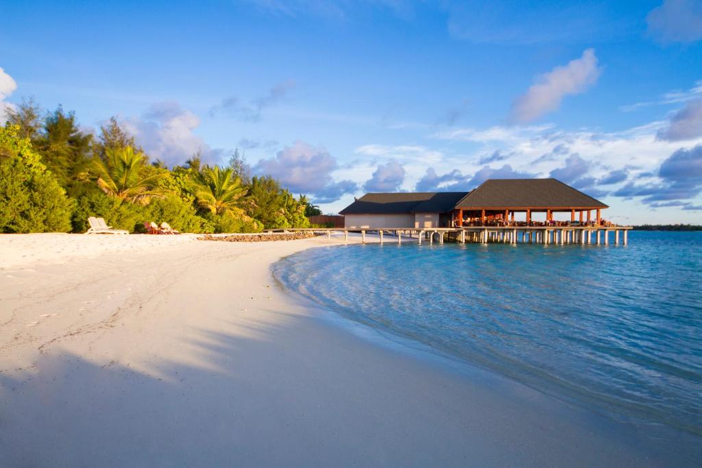 10 Nights Luxury Holiday Trip to Maldives || Dubai Starting from £1,595 pp