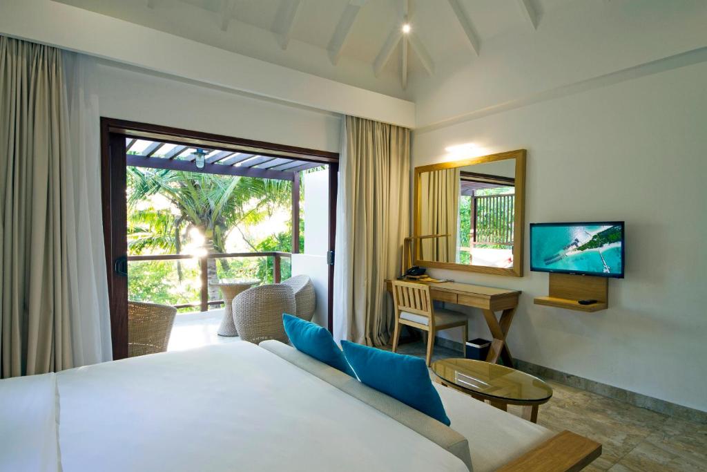 10 Nights Luxury Holiday Trip to Maldives || Dubai Starting from £1,595 pp