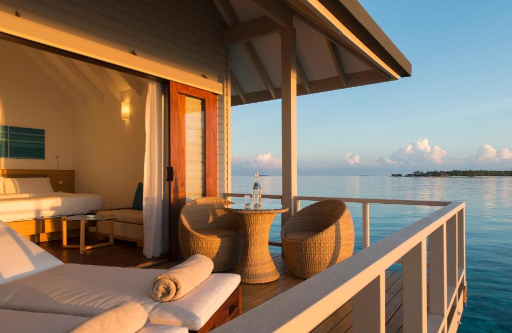 10 Nights Luxury Holiday Trip to Maldives || Dubai Starting from £1,595 pp