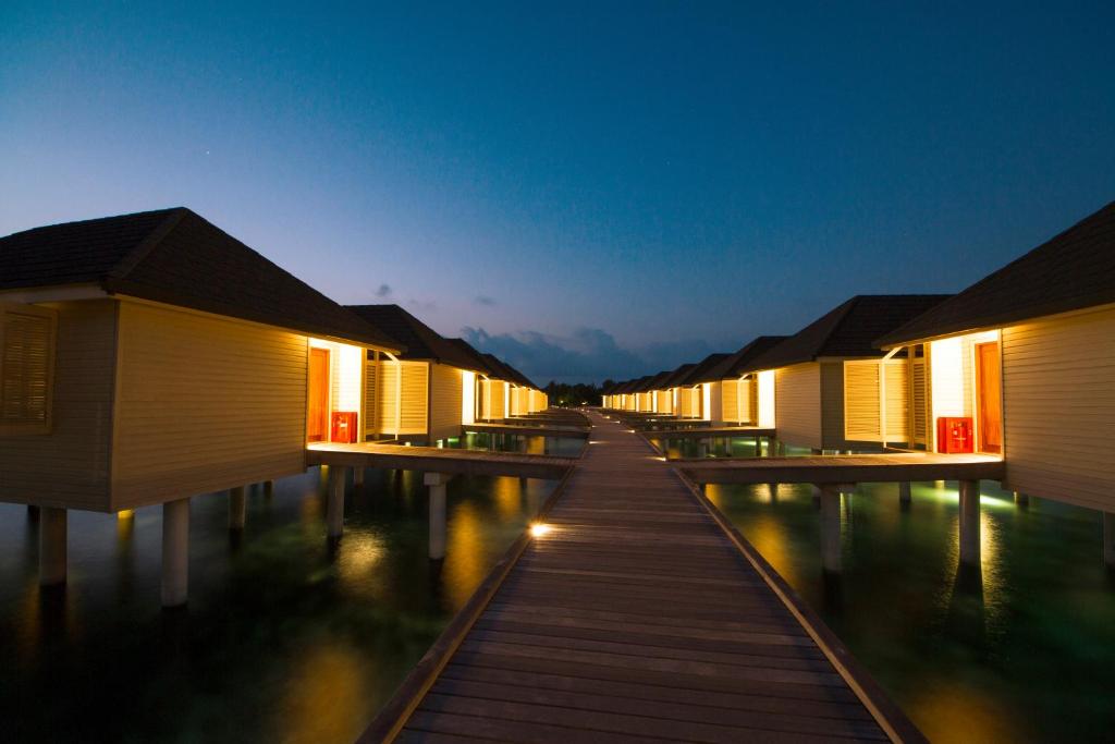 10 Nights Luxury Holiday Trip to Maldives || Dubai Starting from £1,595 pp