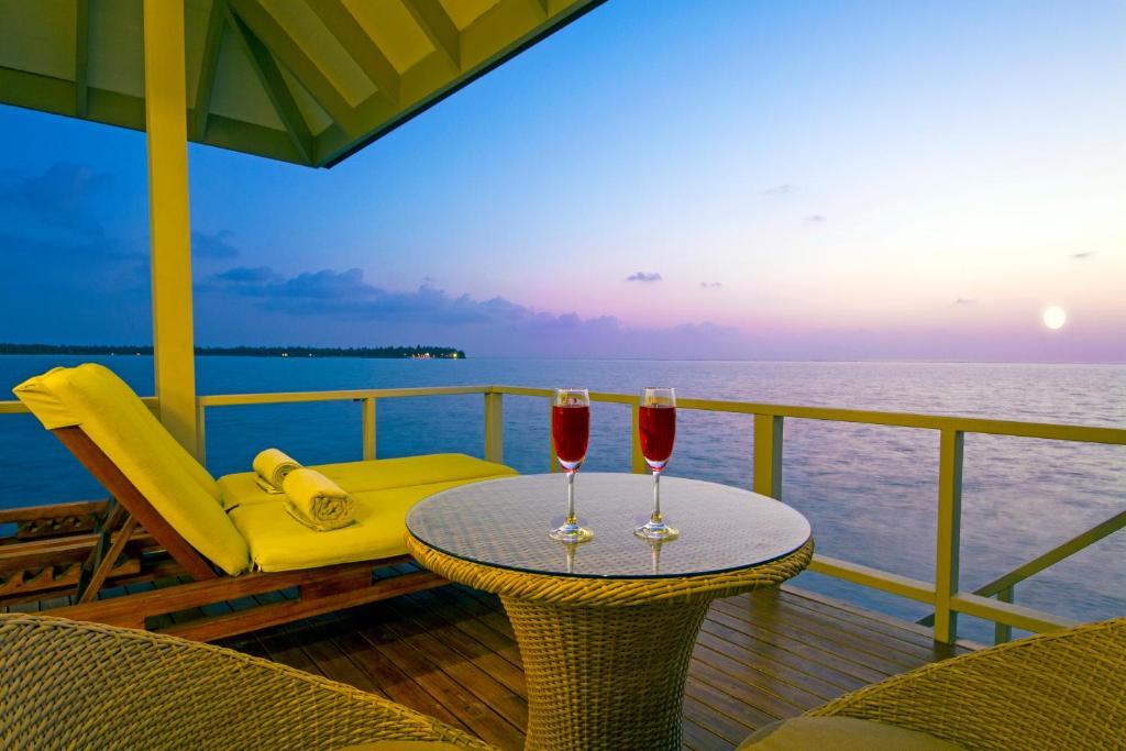 10 Nights Luxury Holiday Trip to Maldives || Dubai Starting from £1,595 pp