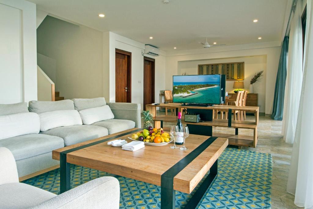 10 Nights Luxury Holiday Trip to Maldives || Dubai Starting from £1,595 pp