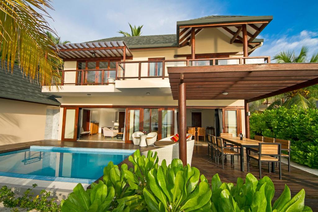 10 Nights Luxury Holiday Trip to Maldives || Dubai Starting from £1,595 pp