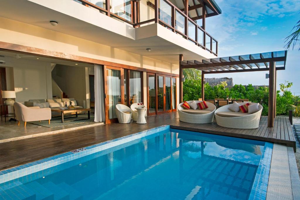 10 Nights Luxury Holiday Trip to Maldives || Dubai Starting from £1,595 pp