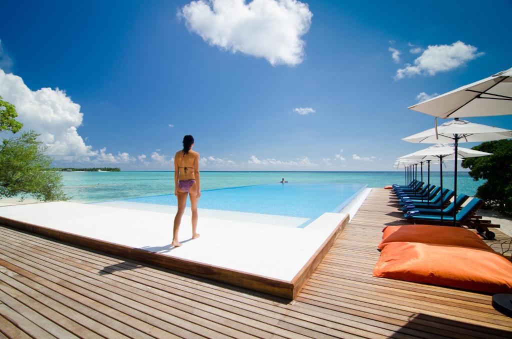 10 Nights Luxury Holiday Trip to Maldives || Dubai Starting from £1,595 pp