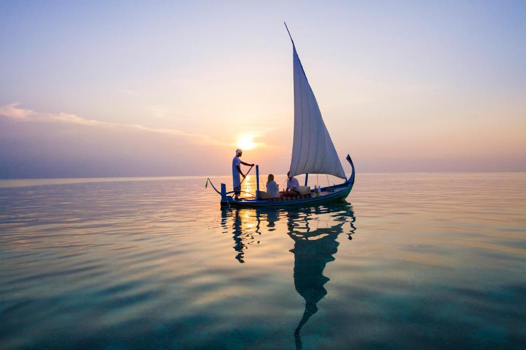 10 Nights Luxury Holiday Trip to Maldives || Dubai Starting from £1,595 pp