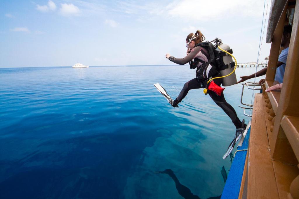 10 Nights Luxury Holiday Trip to Maldives || Dubai Starting from £1,595 pp