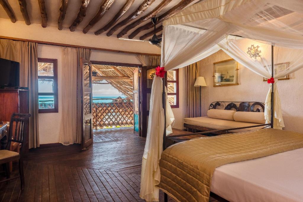 10 Nights From the Dazzling Skylines of Dubai to the Turquoise Shores of Zanzibar Price starting from £1599pp!
