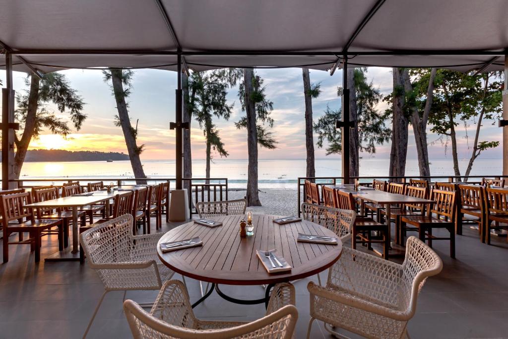 12-Night Thailand Escape Bangkok, Koh Samui & Phuket All Ground Transfers Included, Price starting from £1,299