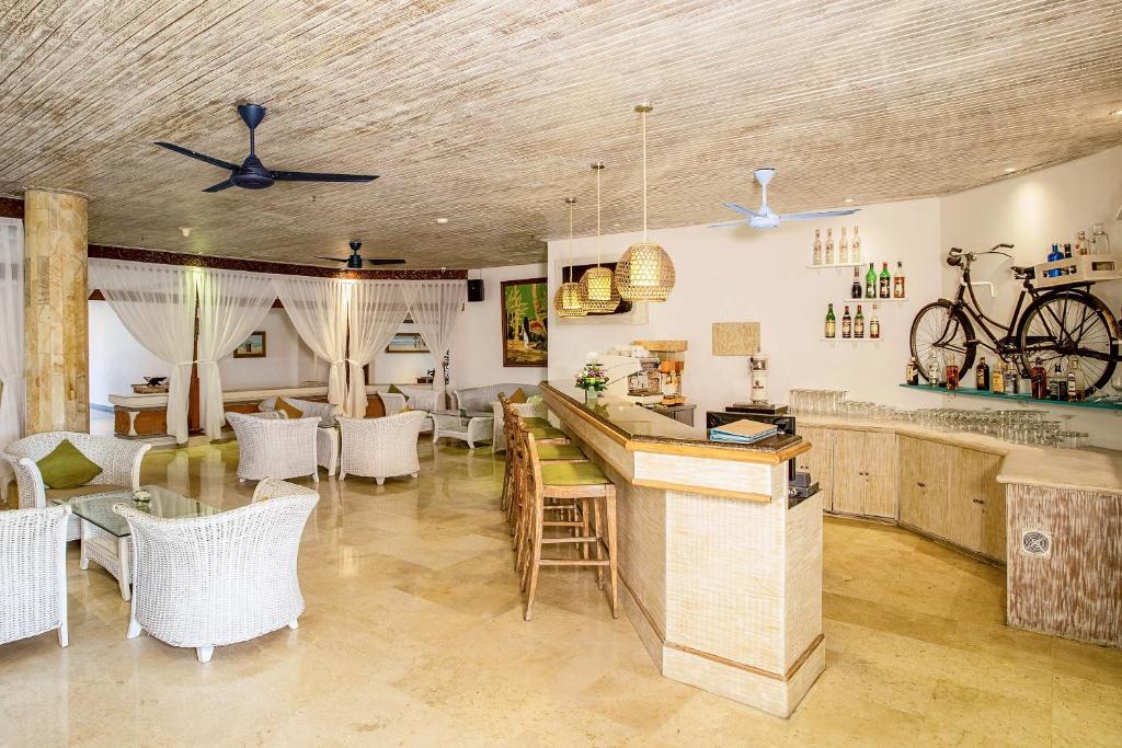 14 Nights Multi-Center Holiday Deal to the Stunning Sites & Beaches of Dubai, Bangkok, Singapore & Bali, to experience the luxury starting from £1469 pp