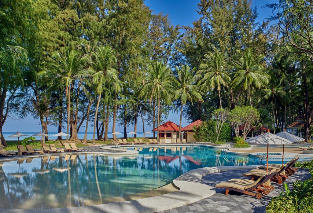 Sun-Kissed Sands and Arabian Nights: Embrace the Magic of Phuket and Dubai on a 10 Night Twin Centre Retreat.