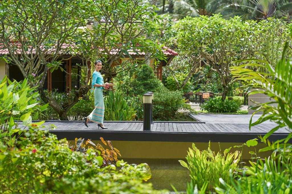Sun-Kissed Sands and Arabian Nights: Embrace the Magic of Phuket and Dubai on a 10 Night Twin Centre Retreat.