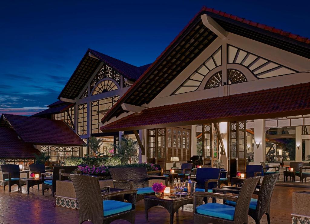 Sun-Kissed Sands and Arabian Nights: Embrace the Magic of Phuket and Dubai on a 10 Night Twin Centre Retreat.