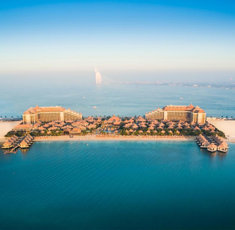 3 Nights in Anantara The Palm – A Family Escape! price starting from £2,299/per family