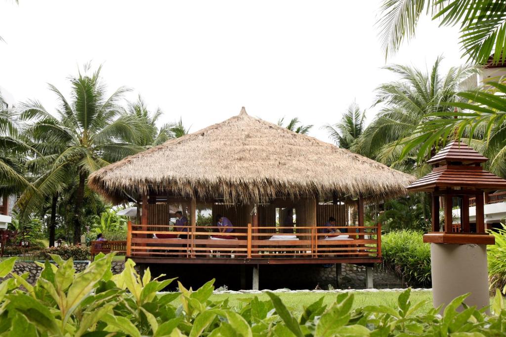 12 Nights Holiday at Bangkok, Krabi, Phi Phi Island & Phuket with Breakfast