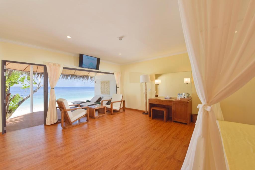 DREAMLAND MALDIVES COUPLE ESCAPE 14 Nights in Paradise All-Inclusive, Price starting From £5,949 Per Couple