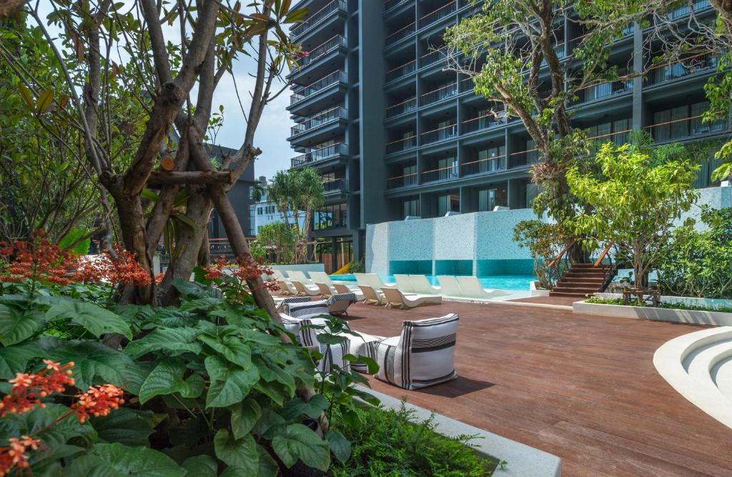 10 Nights Holiday at Panan Krabi Resort, Hard Rock Pattaya & Century Park with Breakfast