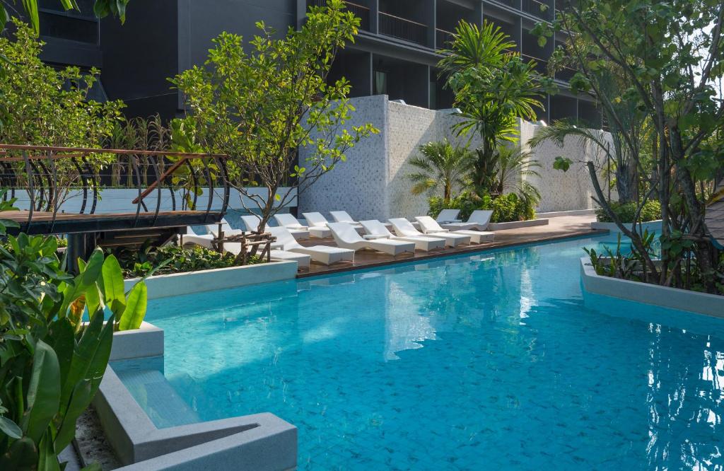 10 Nights Holiday at Panan Krabi Resort, Hard Rock Pattaya & Century Park with Breakfast