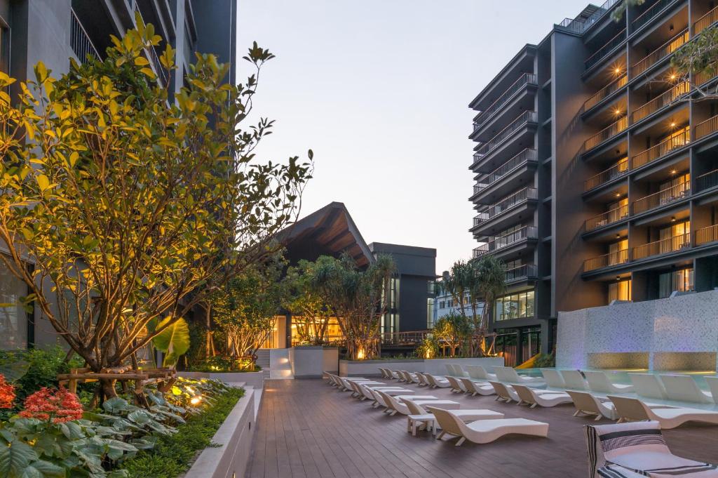 10 Nights Holiday at Panan Krabi Resort, Hard Rock Pattaya & Century Park with Breakfast