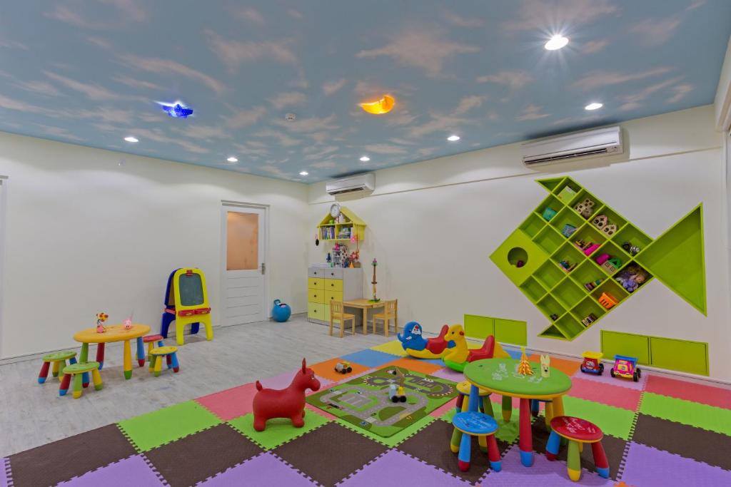 “07 Night Escape to Paradise Bandos Maldives with Standard Beachfront Room”