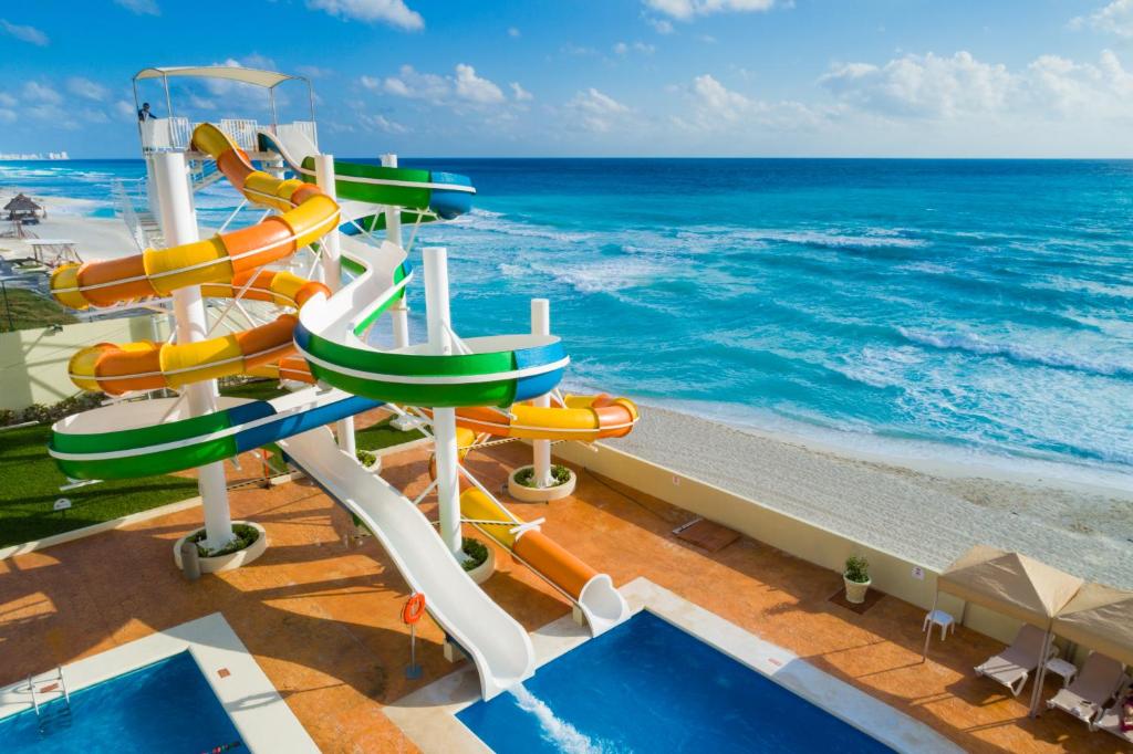 10 Nights Holidat at Cancun & Las Vegas with Standard room