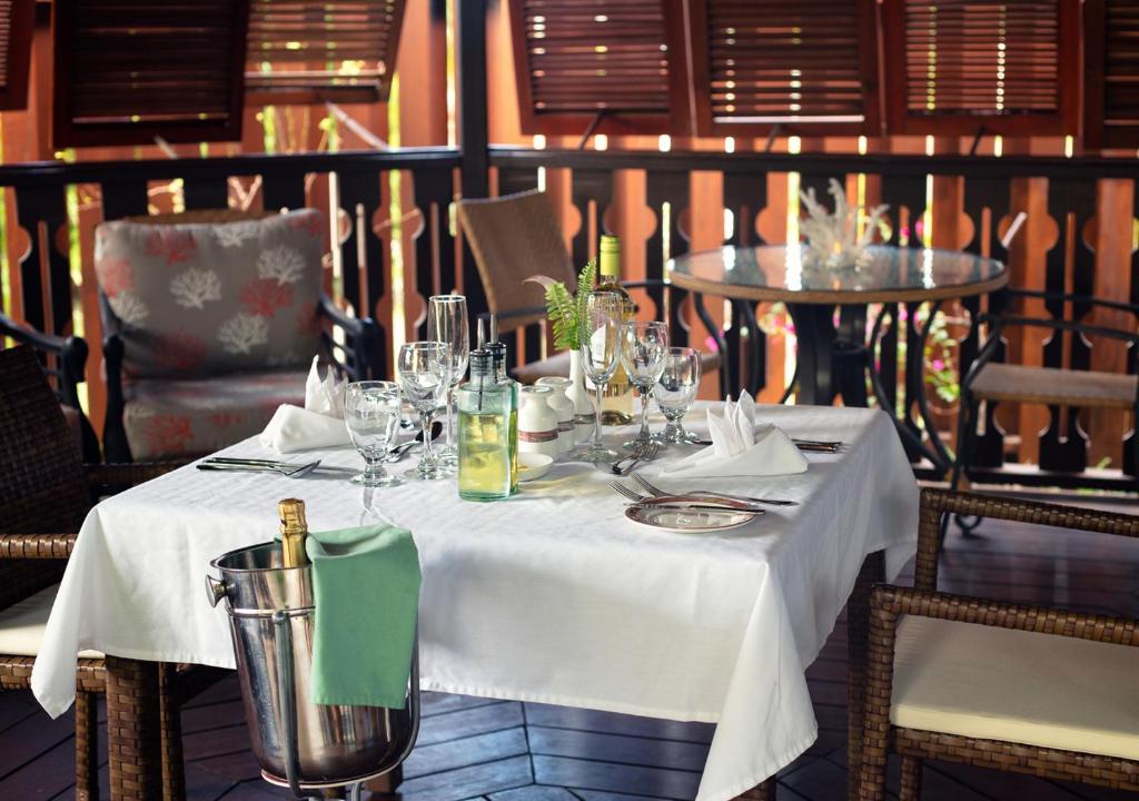 Escape to Paradise: 07 Nights All-Inclusive Stay at Sugar Cane Club Hotel And Spa