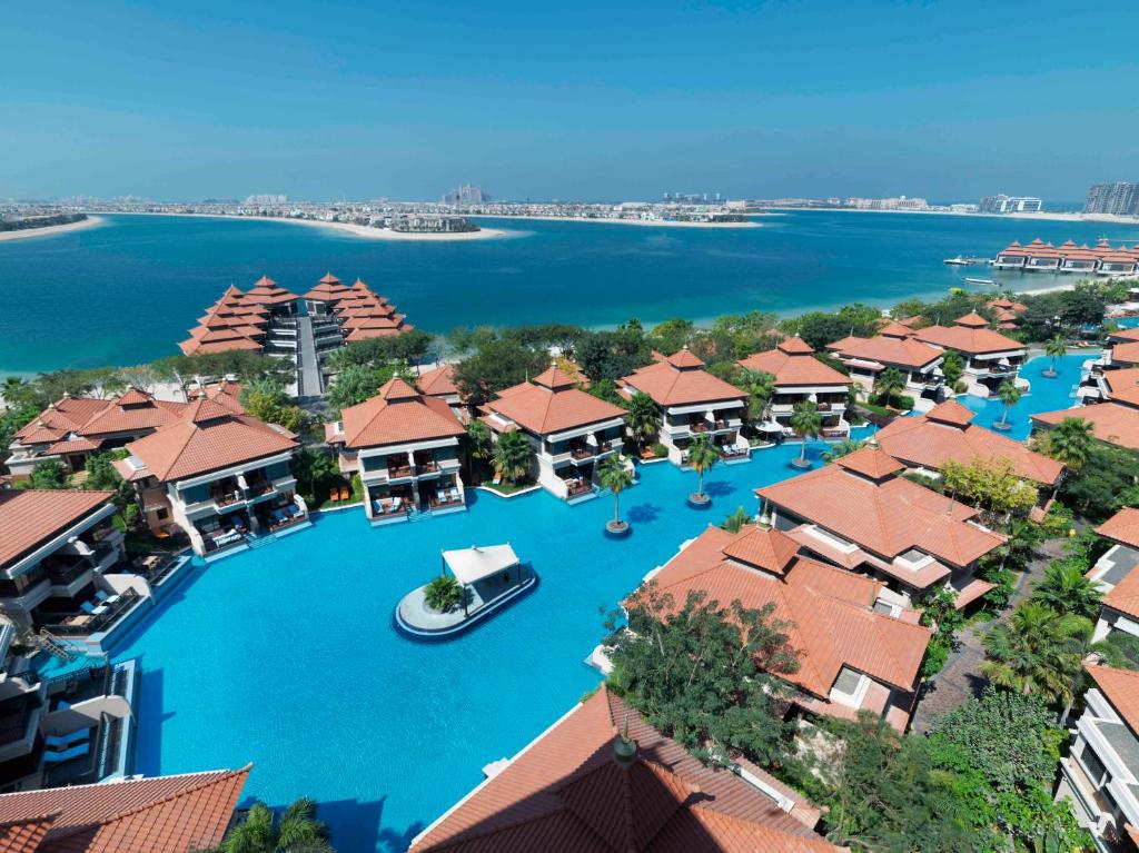 3 Nights in Anantara The Palm – A Family Escape! price starting from £2,299/per family