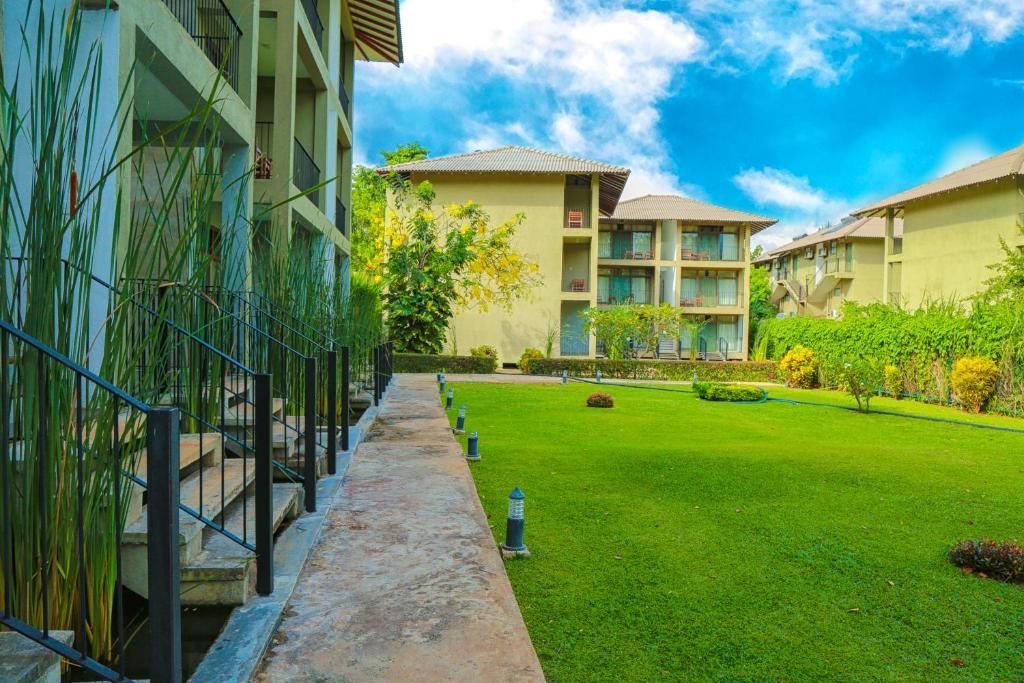 Embark on a 9 Night journey through the heart of Sri Lanka, Discovering Captivating Cities and Cultural Wonders. Priced at just £1799pp