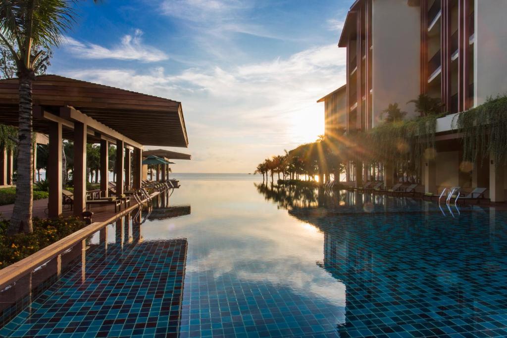 Discover the best of Vietnam and Cambodia with 12 nights of luxury for £1549pp – Silverland Sakyo, Dusit Princess Moonrise & White Mansion Legend await – accommodation and transfers included