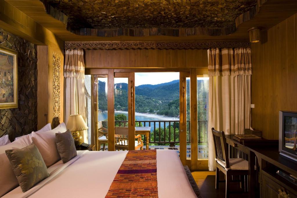 10 Nights Escape to Paradise: Unforgetable Full Moon Party Getaway in Koh Samui & Koh Phangan! For just £1,399pp!