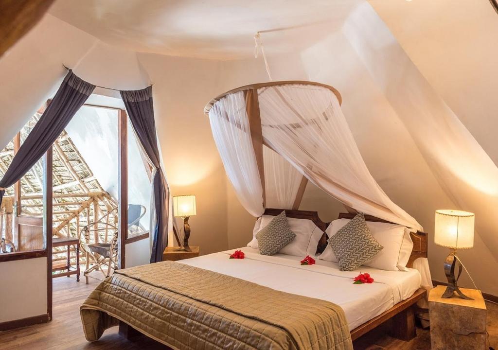 10 Nights From the Dazzling Skylines of Dubai to the Turquoise Shores of Zanzibar Price starting from £1599pp!