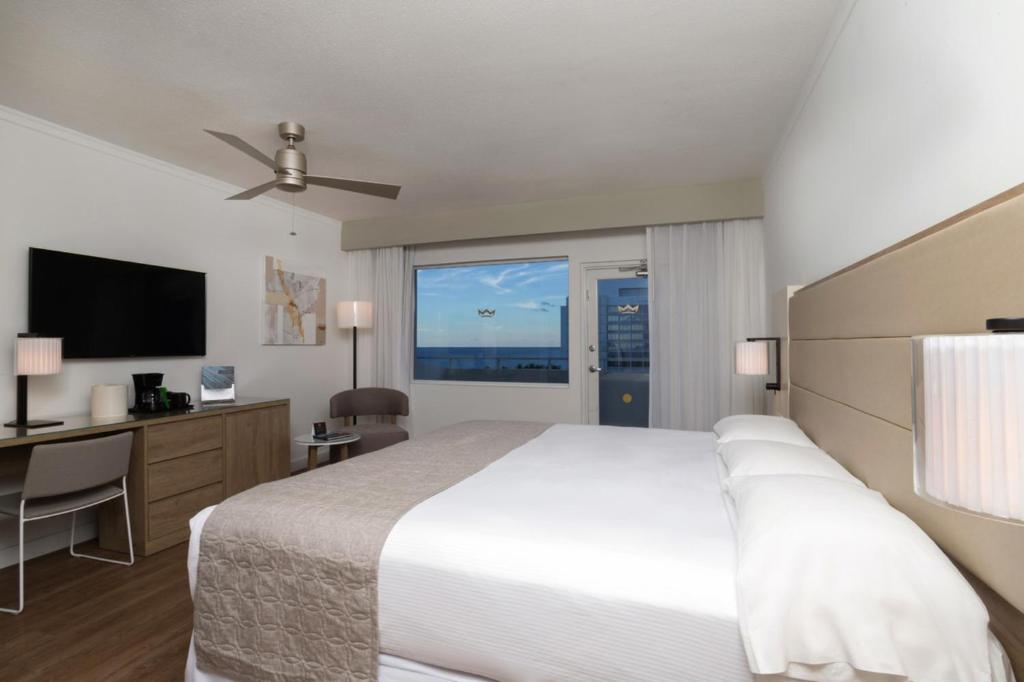 Twin City Deluxe Deal Punta Cana || Miami